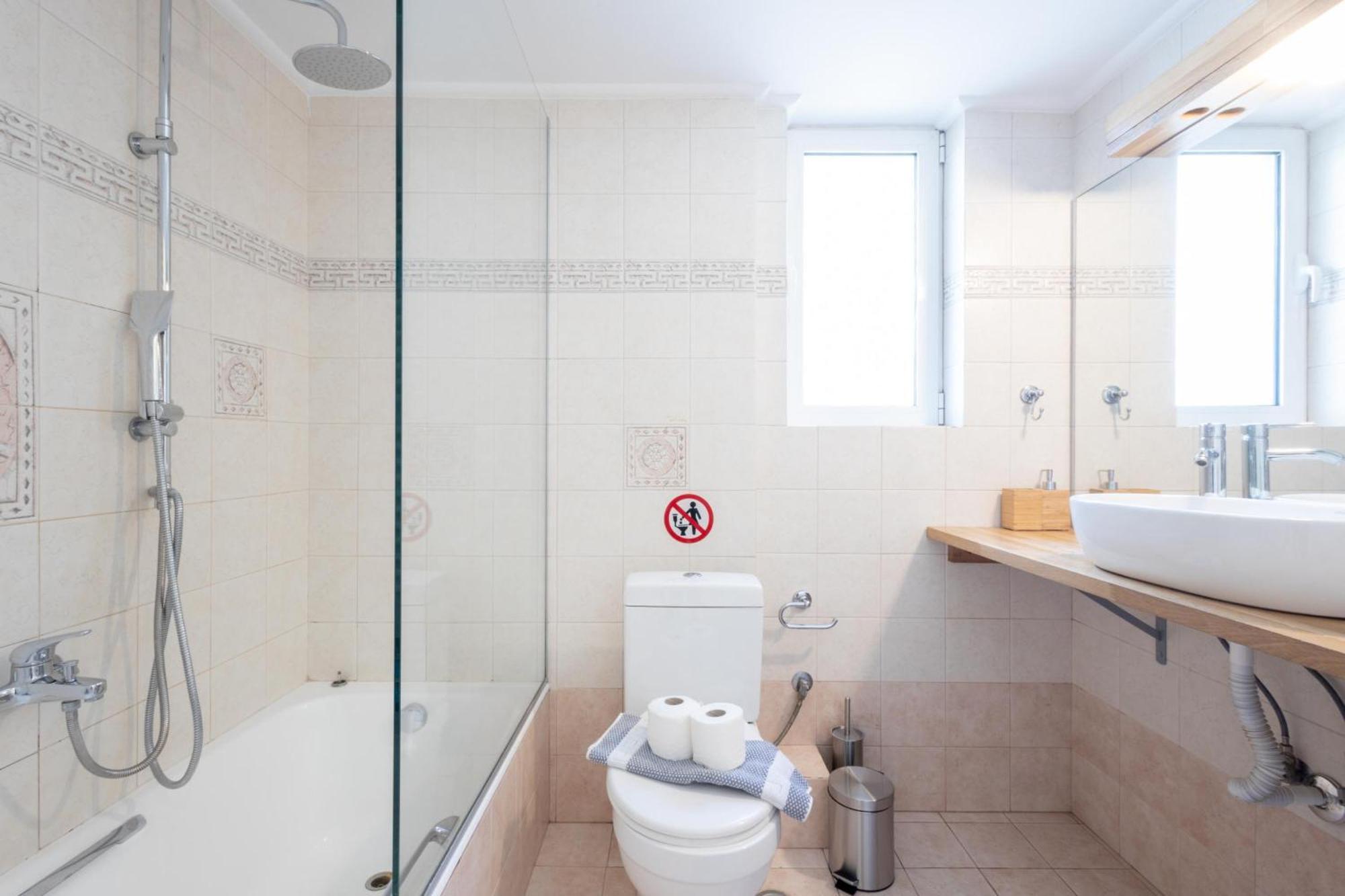 Luxury And Spacious Apt For 6 Guests Atina Dış mekan fotoğraf